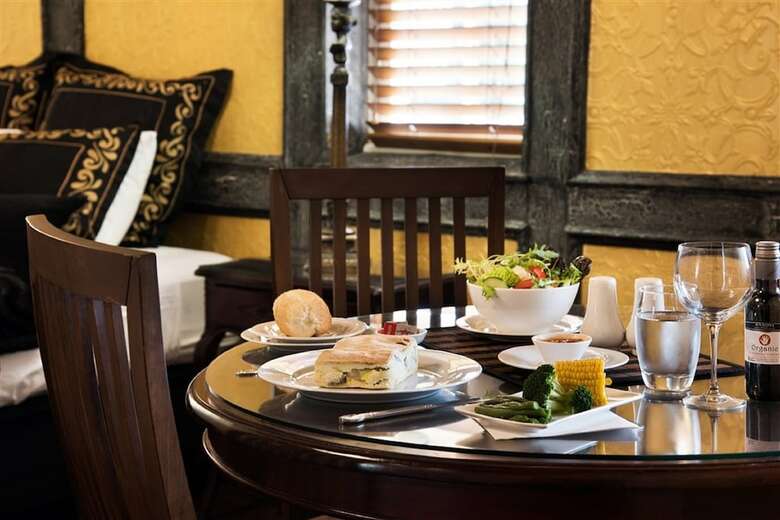 Castlemaine Colonial Motel