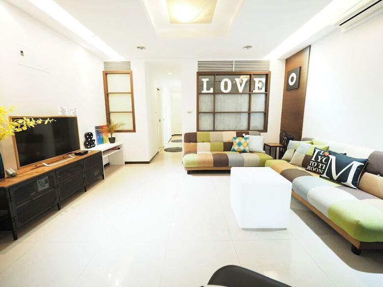 Apartamentos Next To Linjiang Night Market
