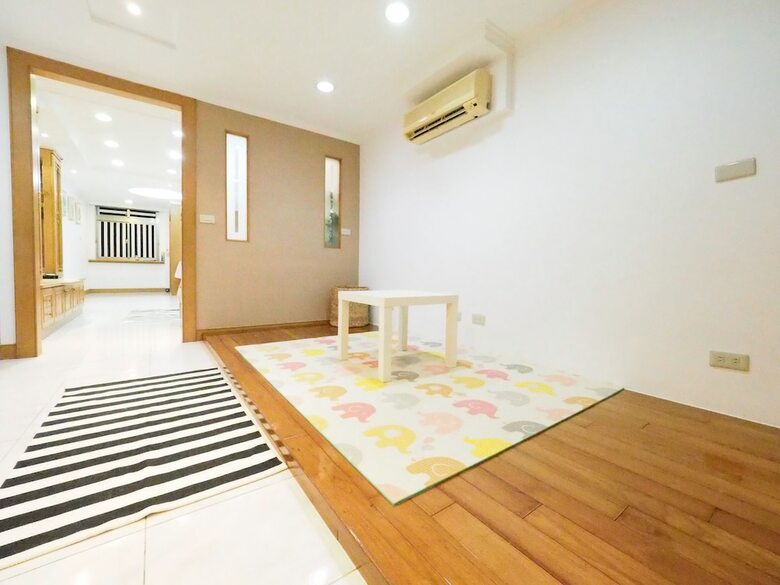 Apartamentos Next To Linjiang Night Market