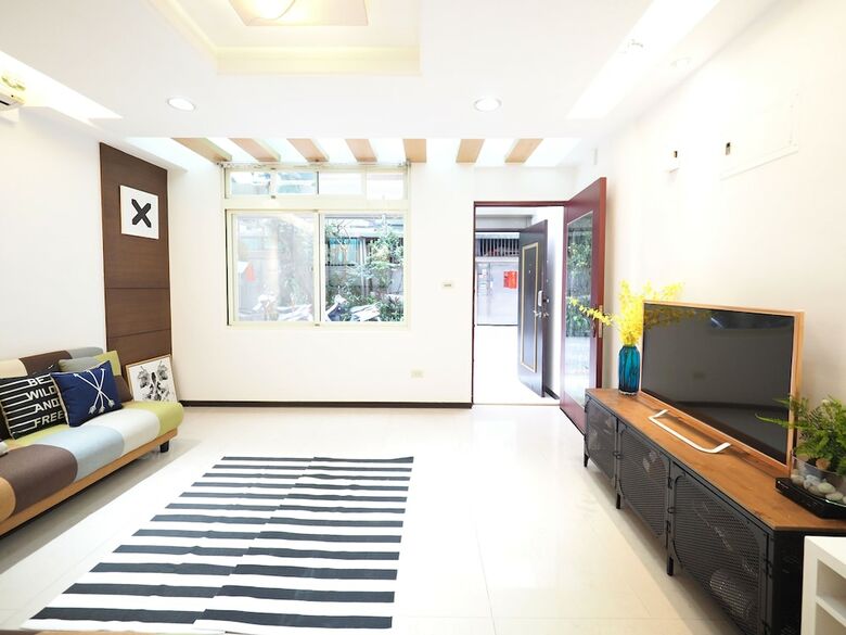 Apartamentos Next To Linjiang Night Market
