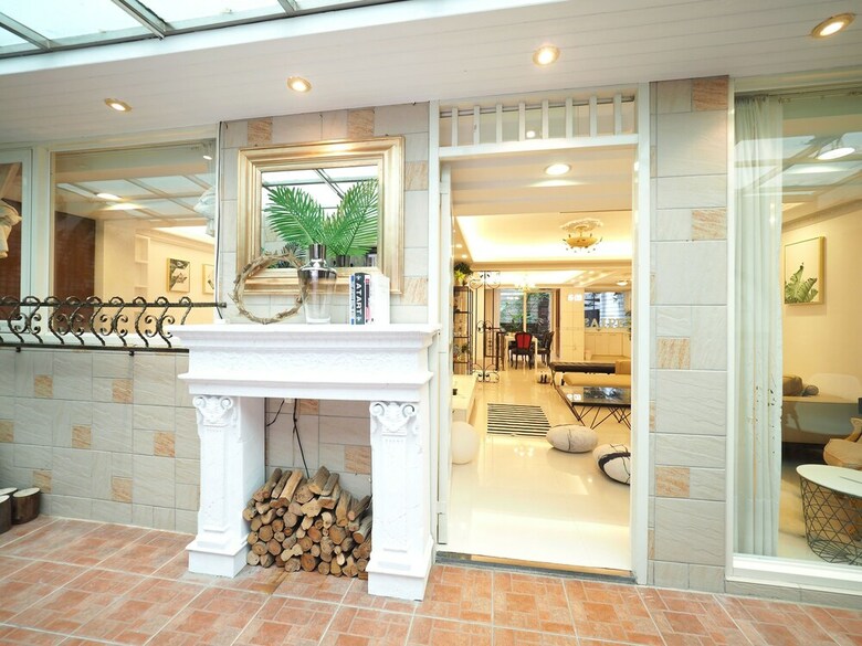 Hotel Near Stayreal Location
