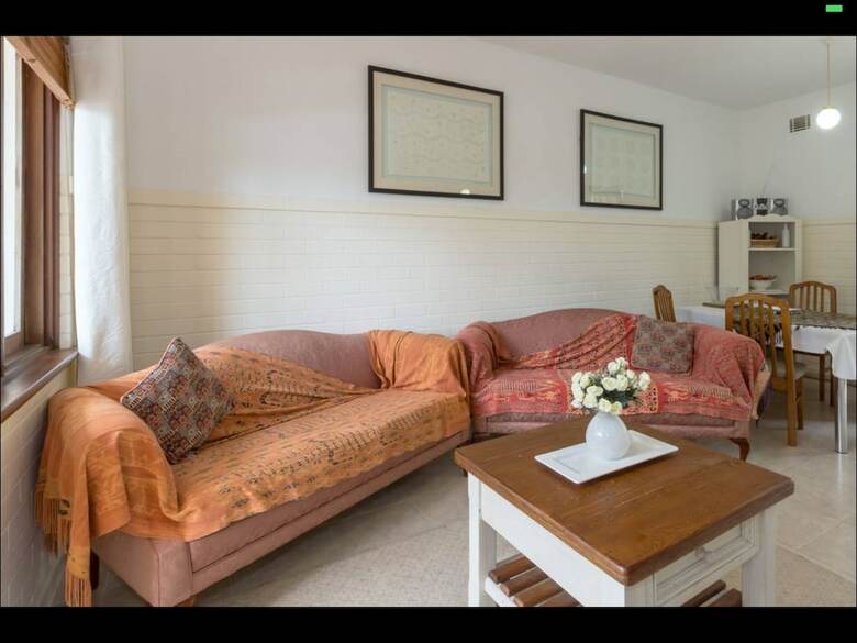Apartamentos B6 Cafes And Restaurants Close To Uwa