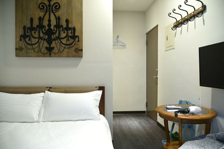 Hotel Fengchia Traveler