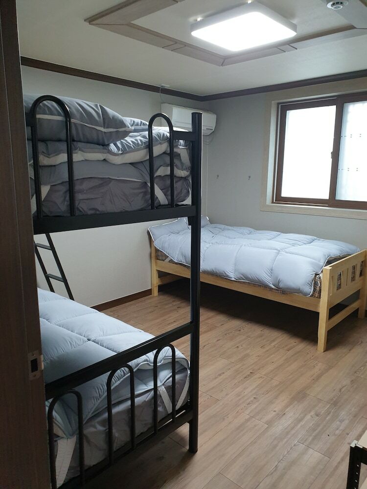 Hostal Ulsan Guesthouse By Sleeping Pong - Hostel