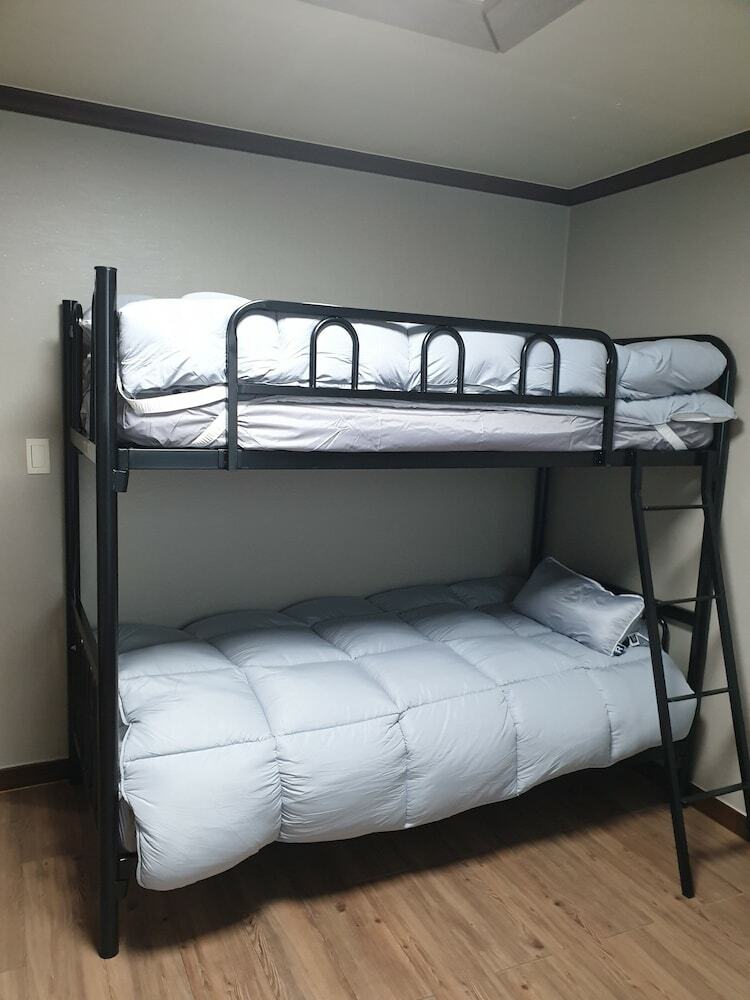 Hostal Ulsan Guesthouse By Sleeping Pong - Hostel