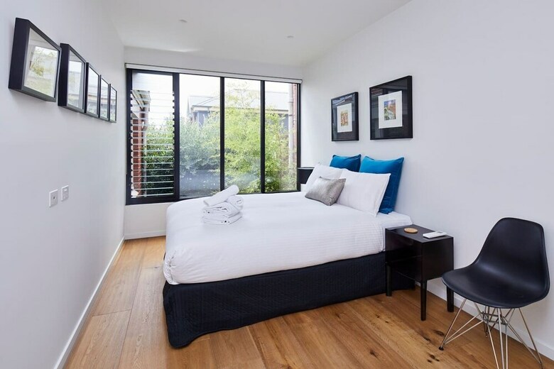 Stunning 2 Bedroom Home In Albert Park