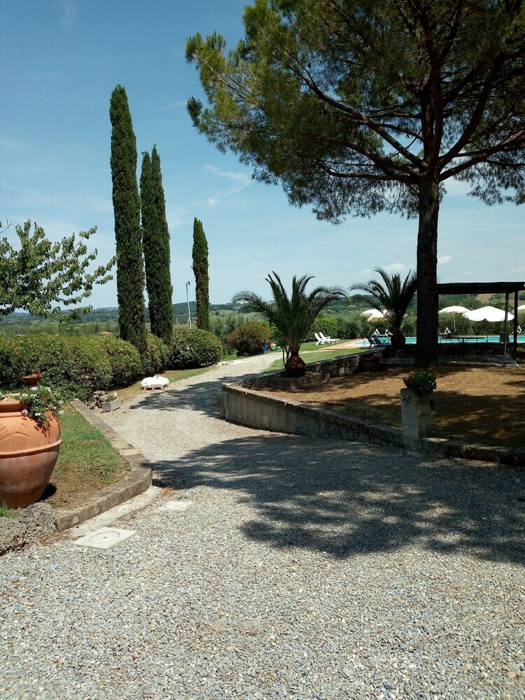 Agroturismo I Girasoli Di Lari