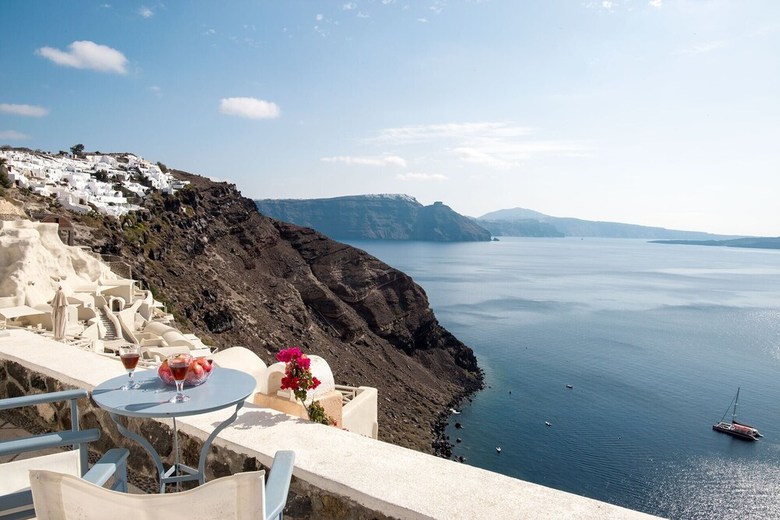 Allure Breeze Suites