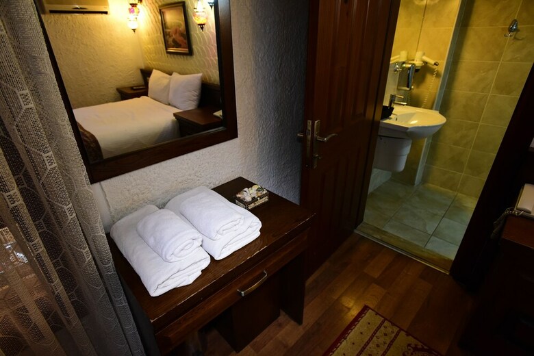 Cicerone Lodge Hotel