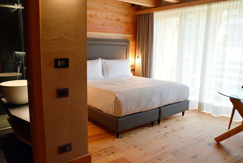 Hotel Au Charmant Petit Lac