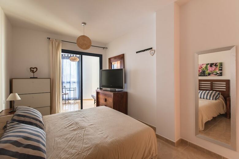 El Mirador Apartment, Sea Views From The Shore