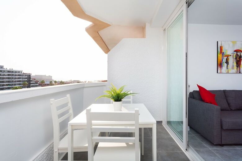 Close To The Sky Apartment, Surrounded By Beaches