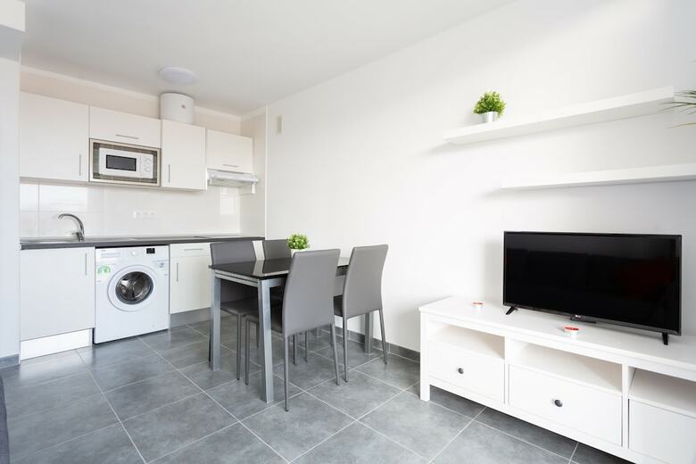 Close To The Sky Apartment, Surrounded By Beaches