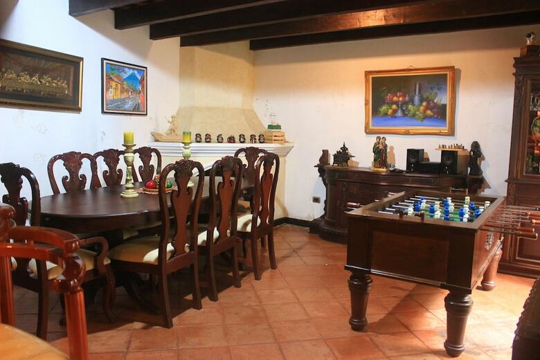 Bed & Breakfast Hotel Antigua Inn Central