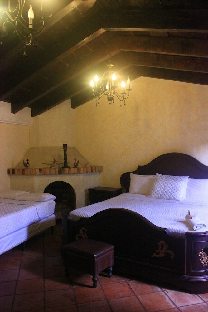 Bed & Breakfast Hotel Antigua Inn Central