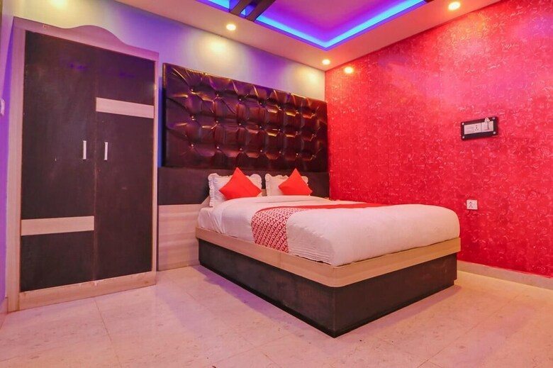 Oyo 696 Hotel Tirupati
