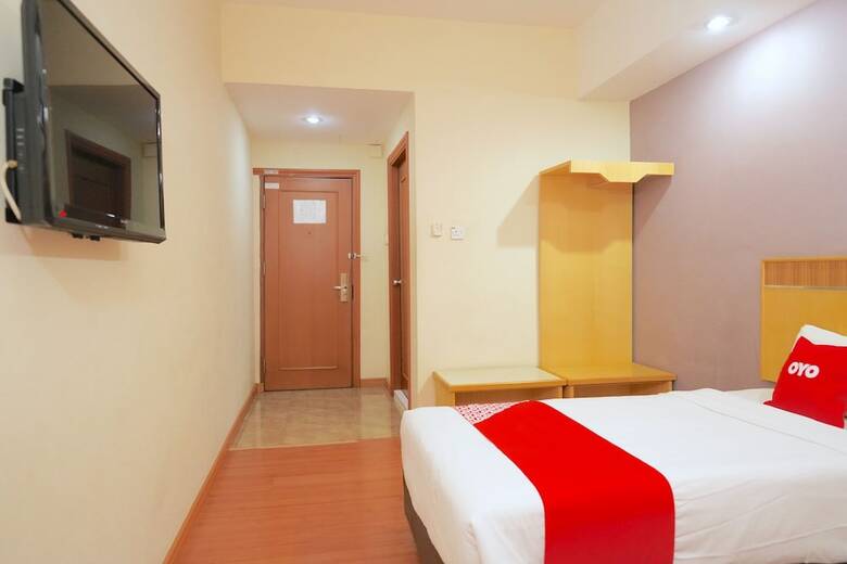 Hotel Oyo 89866 Houz Inn