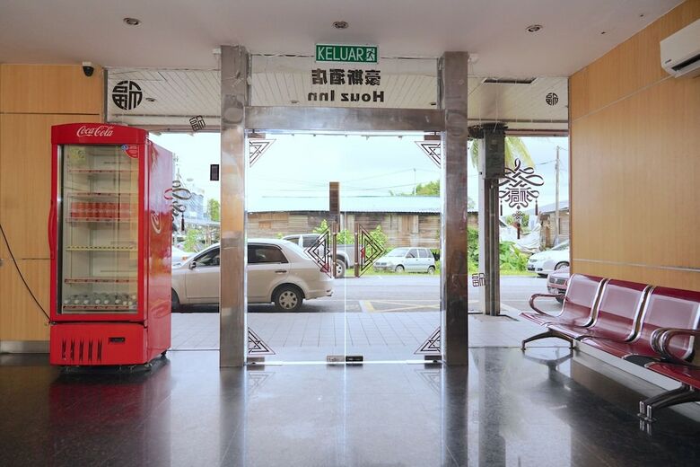 Hotel Oyo 89866 Houz Inn