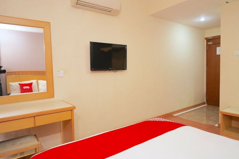 Hotel Oyo 89866 Houz Inn