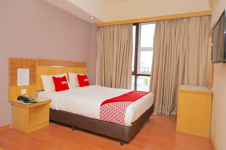Hotel Oyo 89866 Houz Inn
