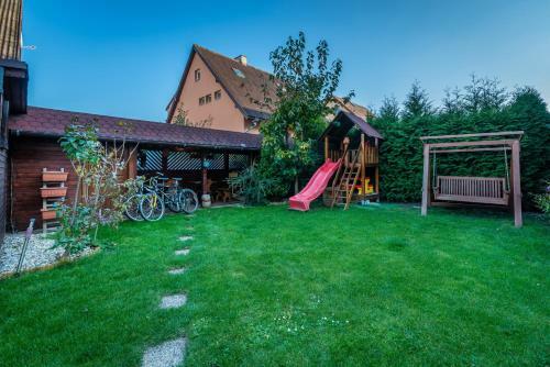 Hostal Vila House Family