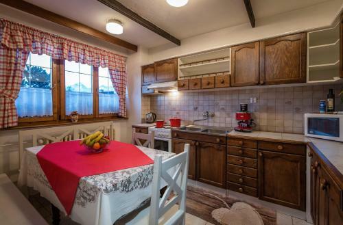 Hostal Vila House Family