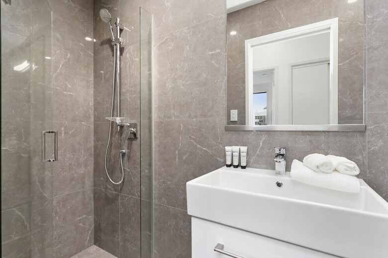 Newly Refurbished Penthouse Apartment