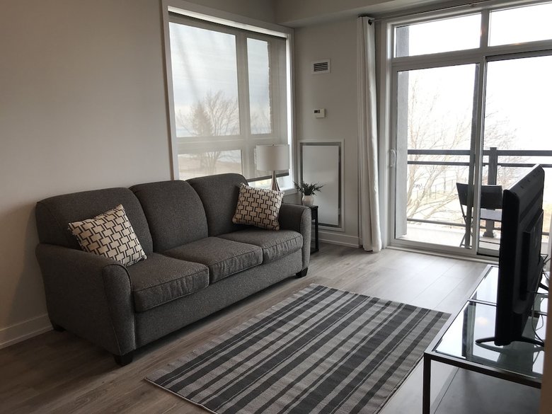 Apartamentos Contemporary Condo At Lake Ontario