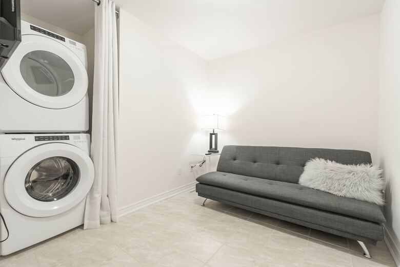 Elegant Brand New Town House