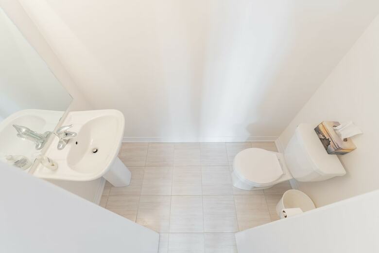 Elegant Brand New Town House