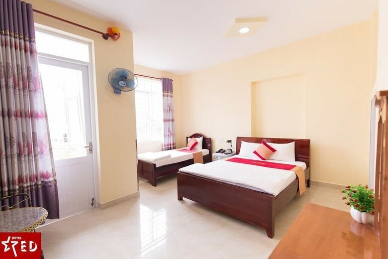 Red Hotel