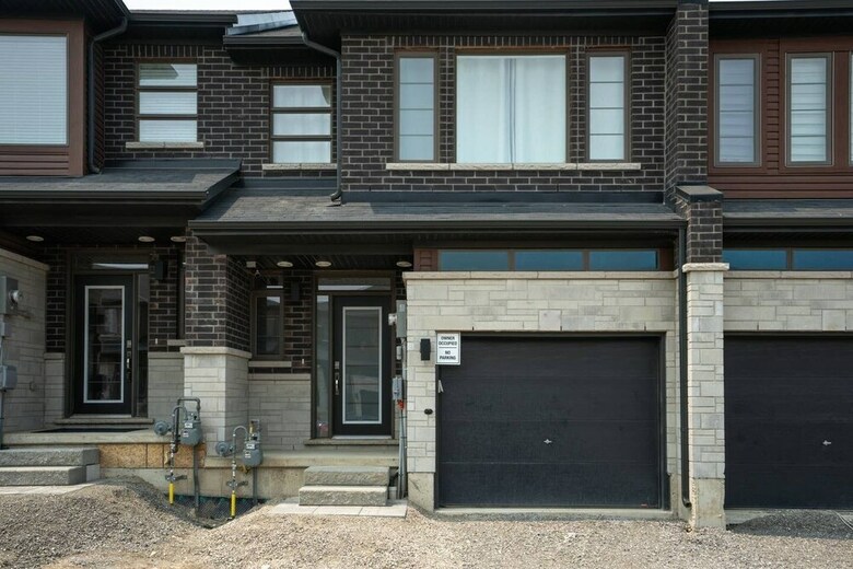Brand New Deluxe Three Bedroom Townhouse
