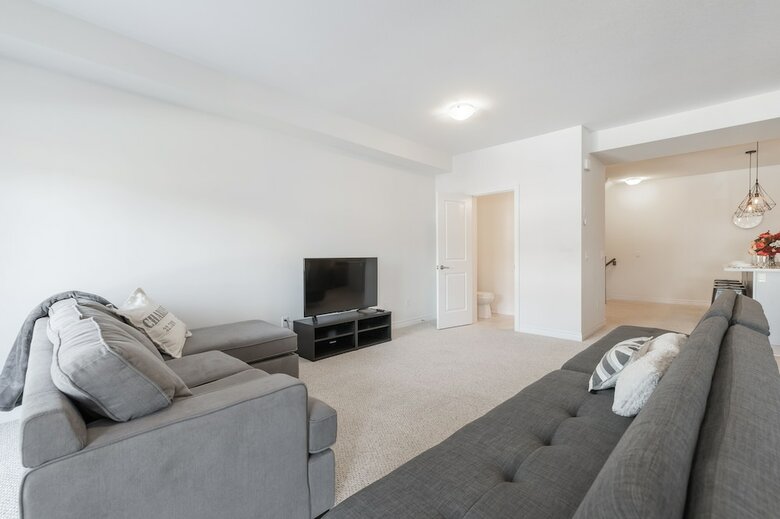 Superb Brand New Spacious Town Home
