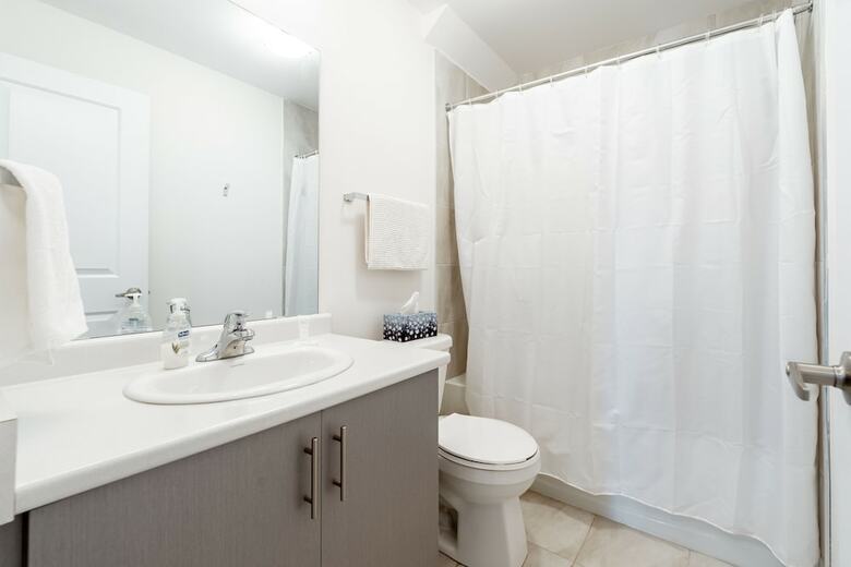 Superb Brand New Spacious Town Home