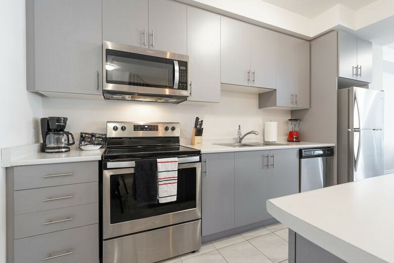 Superb Brand New Spacious Town Home