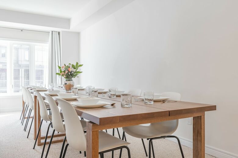 Extravagant Brand New Town House