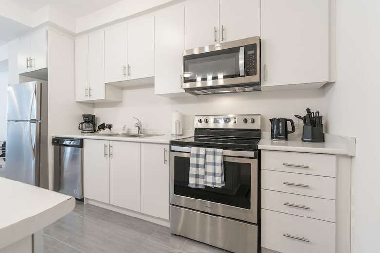 Extravagant Brand New Town House