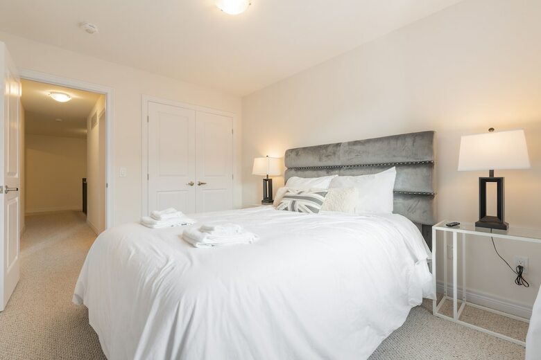 Gorgeous Brand New Spacious Town House