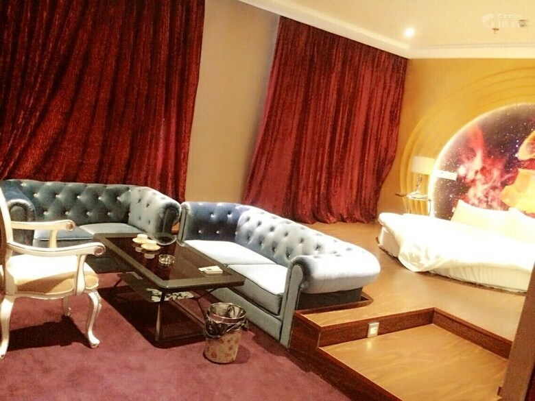 Hotel Mingmenbojuejiudian