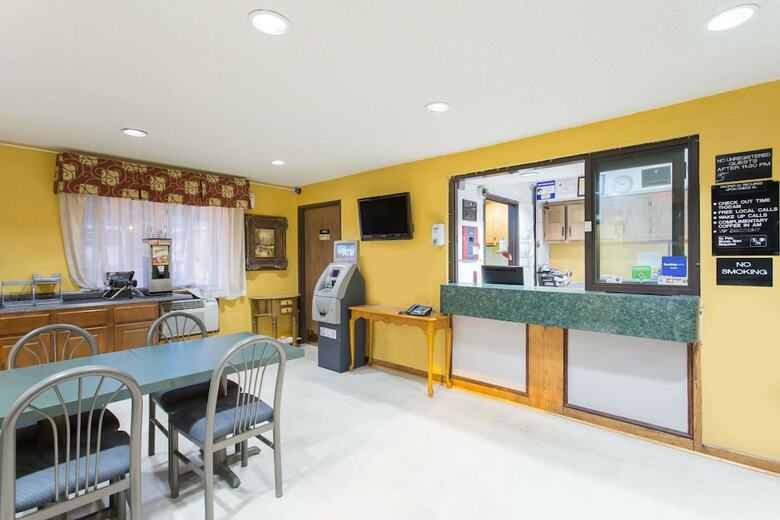 Hotel Super 8 By Wyndham Greensboro/coliseum/conv.