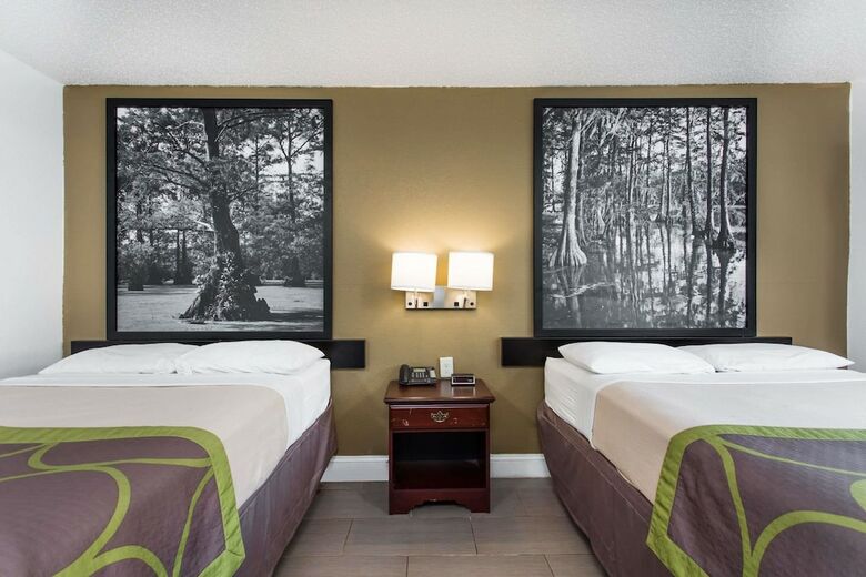 Hotel Super 8 By Wyndham Greensboro/coliseum/conv.