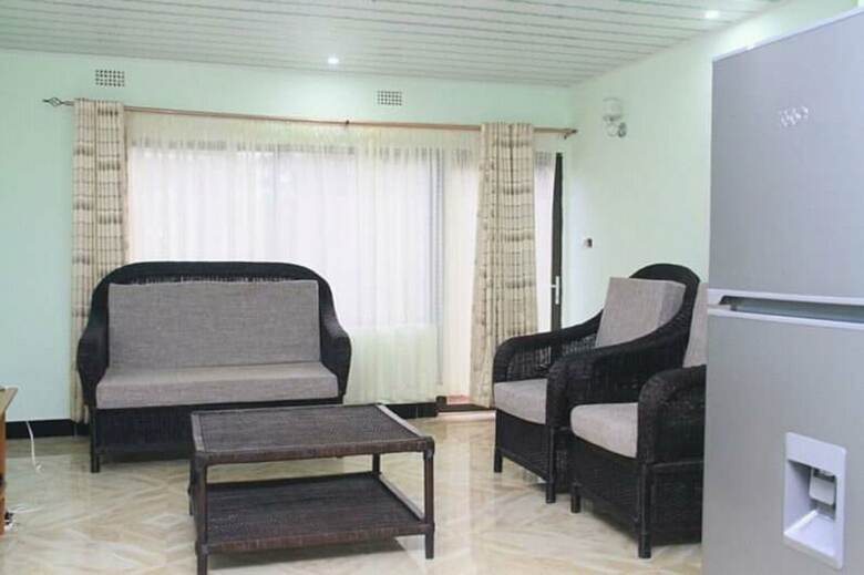 Hotel Kutwingi Lodge