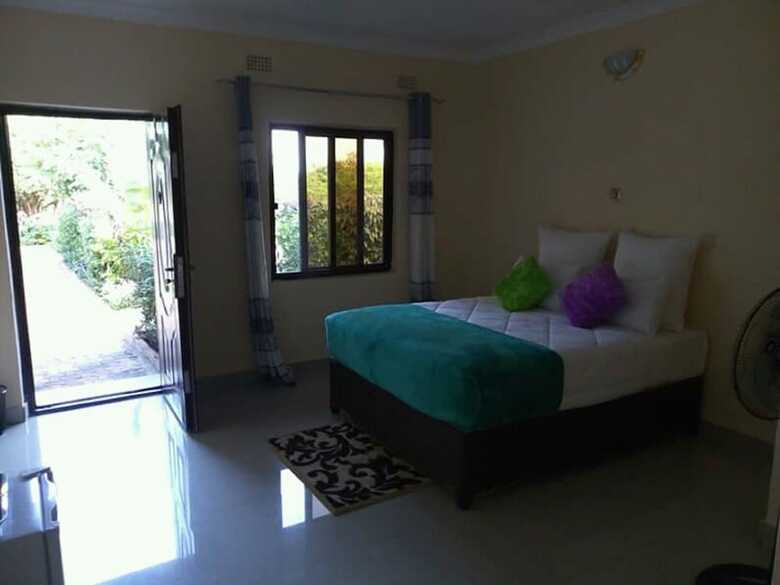 Hotel Kutwingi Lodge