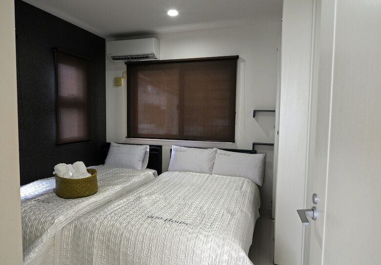 909 House