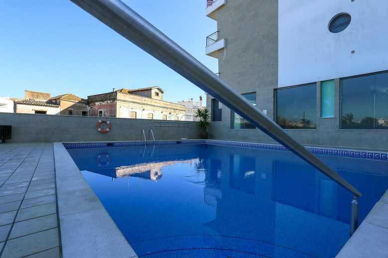 3 Bedroom Apartment With Pool