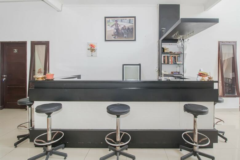 Hostal Oyo 2836 Sekar Sari Residence