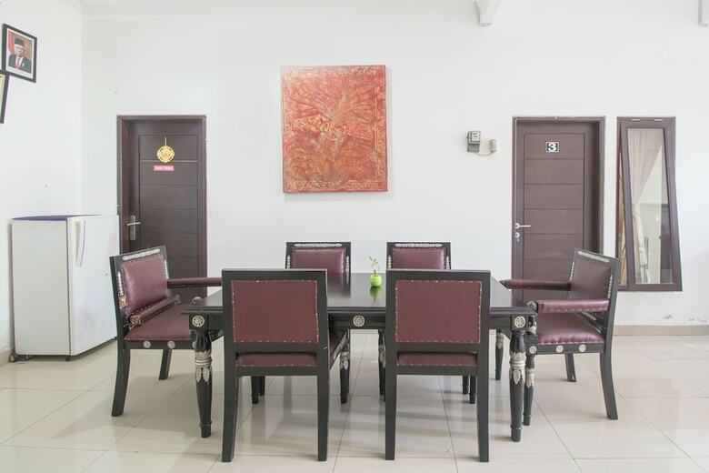 Hostal Oyo 2836 Sekar Sari Residence