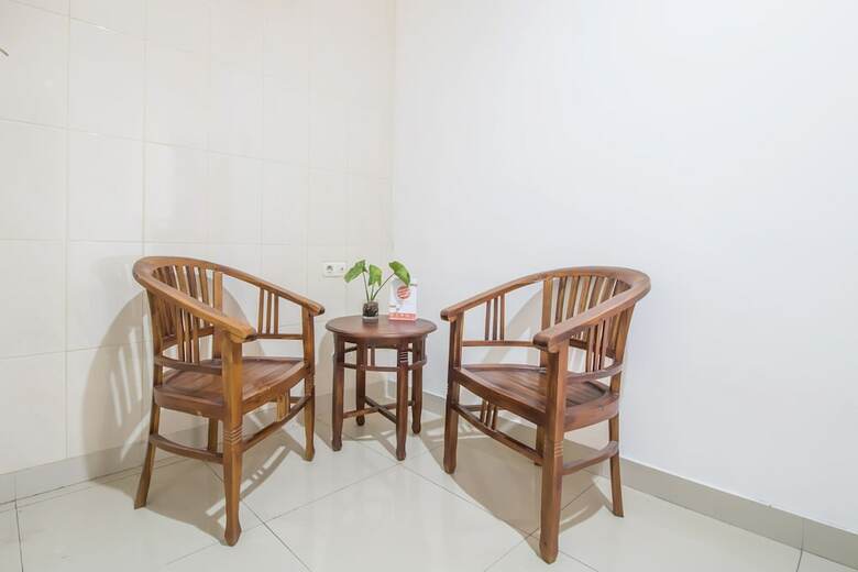 Hostal Oyo 2836 Sekar Sari Residence