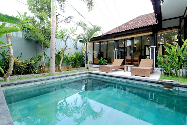 Hostal Oyo 2542 Villa Iluka 2