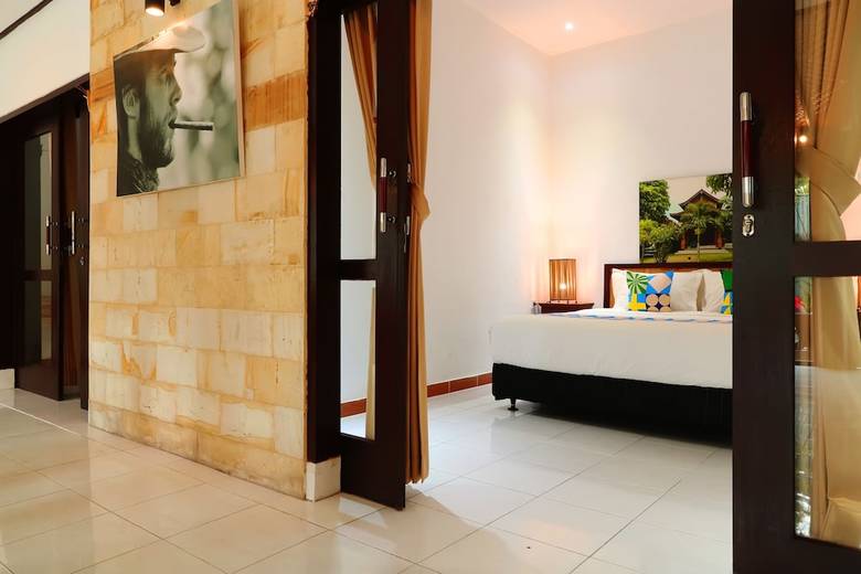 Hostal Oyo 2542 Villa Iluka 2